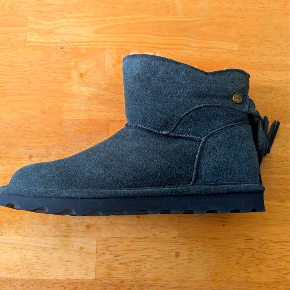 Women's bearpaw winter boots size 8.5